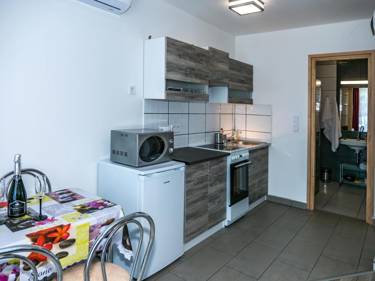 Feda Apartmanhaz Balatonboglar Exterior photo